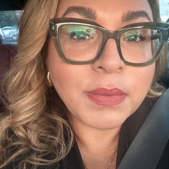 Meet your Posher, Marilu - Picture 1 of 2